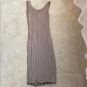 Taupe midi dress with cross cross backside